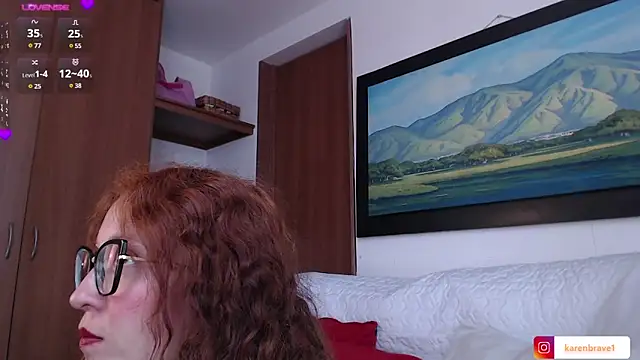 Snapshot of karen_brave chatting on 4, 12, 2024 karen brave online show from 4, 12, 2024