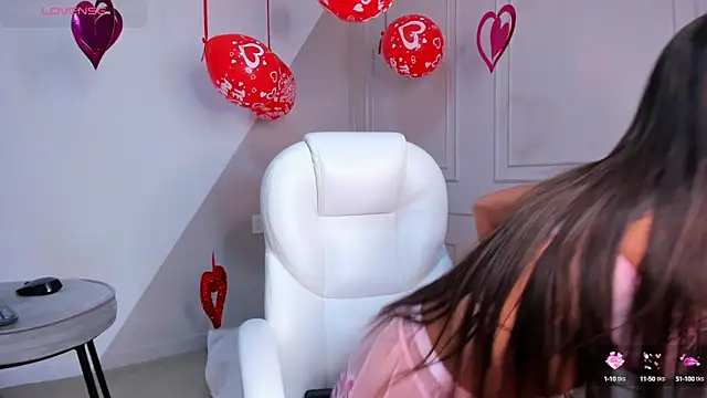 carolriveraa  online show from 14, 2, 2025