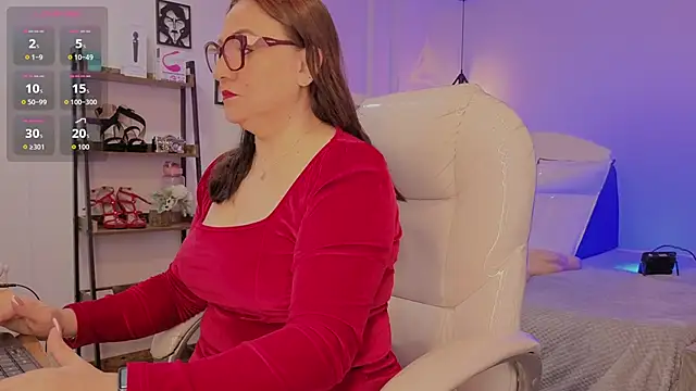 lady nylon  online show from 21, 11, 2025