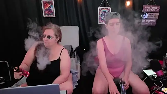 Sexy Mama-69 online show from 4, 11, 2025