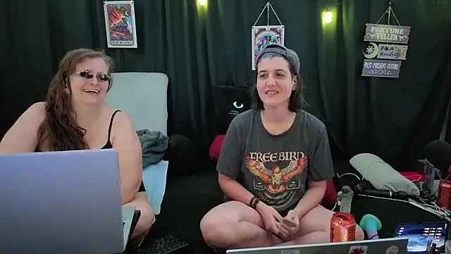 Sexy Mama-69 online show from 21, 11, 2025