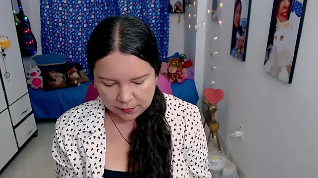 claryssa  online show from 8, 3, 2026