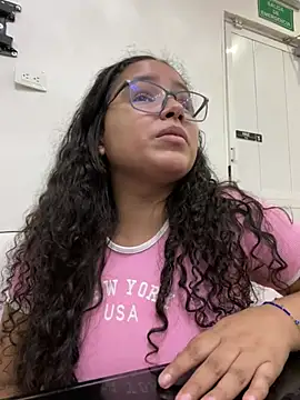 CurlyGirl 1 online show from 8, 2, 2025