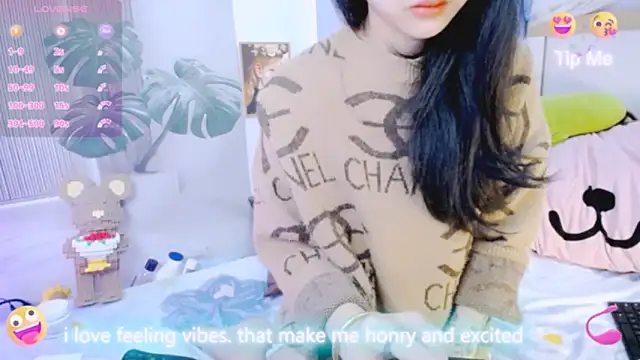 Snapshot of Ly__ chatting on 7, 2, 2026 Ly online show from 7, 2, 2026