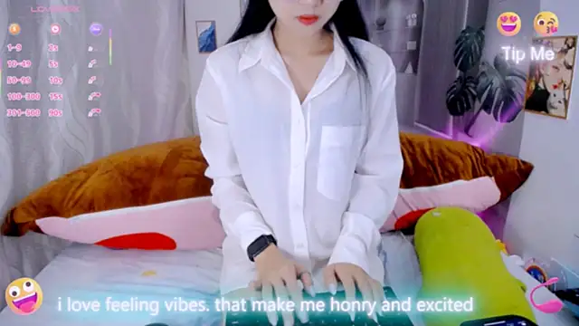 Snapshot of Ly__ chatting on 18, 3, 2026 Ly online show from 18, 3, 2026