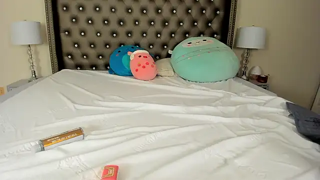 NadiaLyla online show from 10, 1, 2026