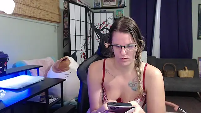 Sarahtineke online show from 19, 11, 2025