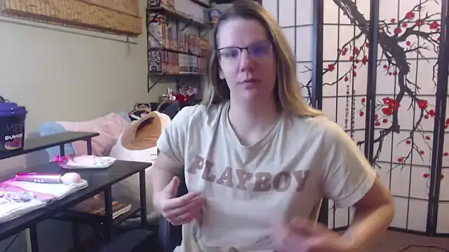 Sarahtineke online show from 27, 2, 2026