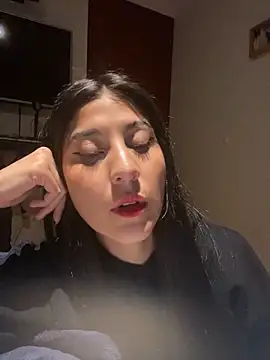 Snapshot of BubbleGumm_ chatting on 3, 3, 2025 BubbleGumm online show from 3, 3, 2025