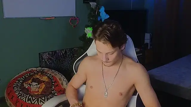 Snapshot of TeddyLiLboy chatting on 1, 1, 2025 TeddyLiLboy online show from 1, 1, 2025