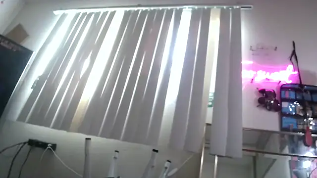 Snapshot of BeckiTooSweet chatting on 28, 1, 2025 BeckiTooSweet online show from 28, 1, 2025