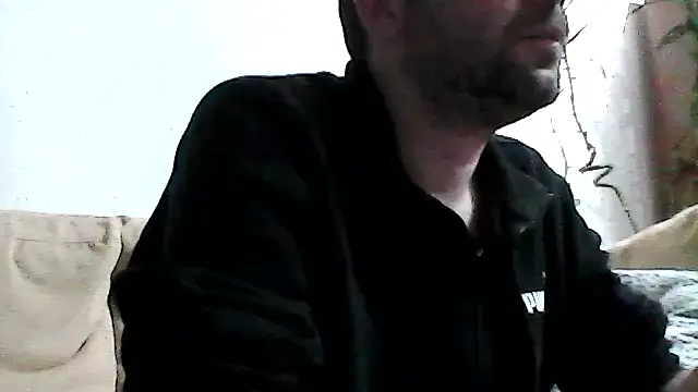 Snapshot of crissbadboy chatting on 24, 11, 2025 crissbadboy online show from 24, 11, 2025