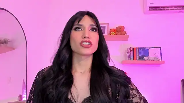 Snapshot of rose_saenz chatting on 15, 12, 2024 rose saenz online show from 15, 12, 2024