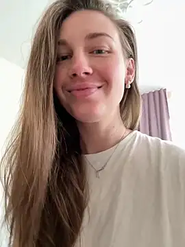 Snapshot of JasminJames chatting on 19, 6, 2026 JasminJames online show from 19, 6, 2026