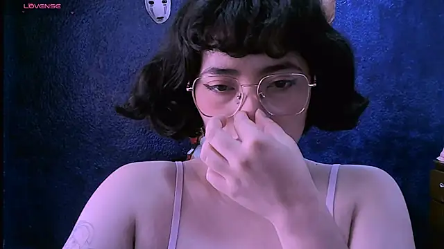 NinaYellow online show from 6, 12, 2024