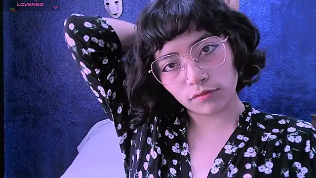 NinaYellow online show from 17, 1, 2025