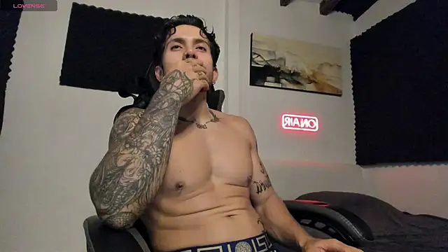 Snapshot of LucianSinclair chatting on 7, 4, 2026 LucianSinclair online show from 7, 4, 2026