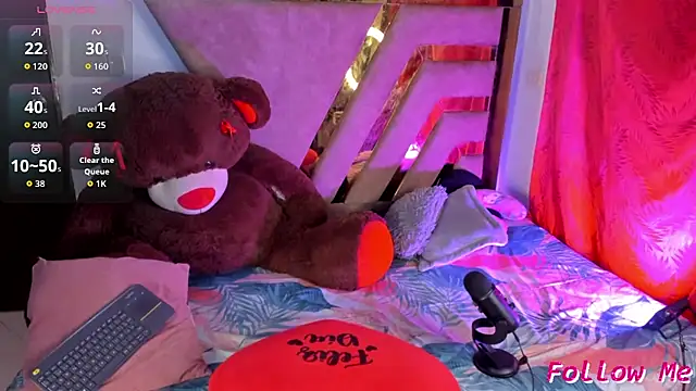 Snapshot of naatashamendozaa chatting on 10, 9, 2025 naatashamendozaa online show from 10, 9, 2025