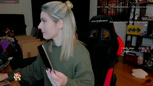 Lisaonthemoon online show from 16, 12, 2025