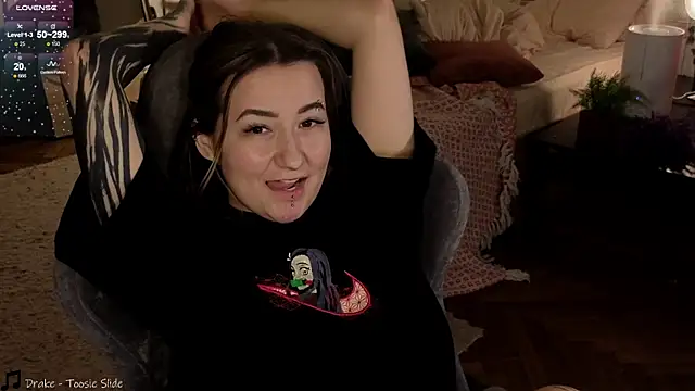 Snapshot of Megan__Hart chatting on 11, 1, 2025 Megan  Hart online show from 11, 1, 2025