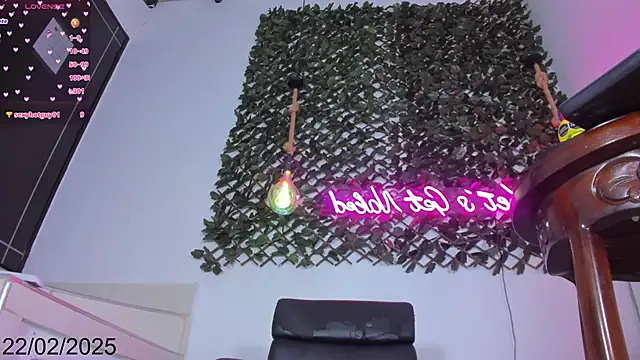 Brianna Stars online show from 22, 2, 2025