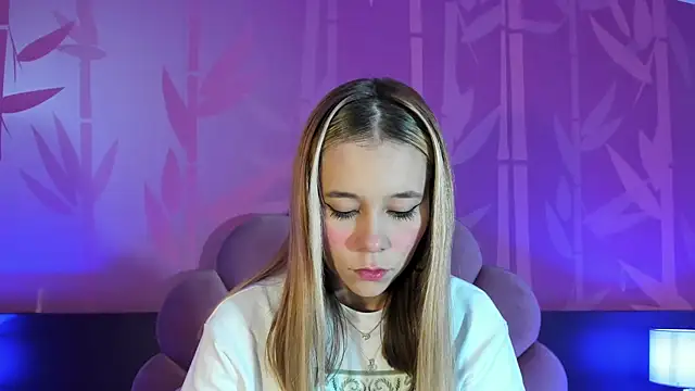 Snapshot of Lezy_ chatting on 28, 1, 2025 Lezy  online show from 28, 1, 2025