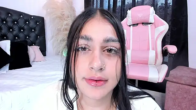 Snapshot of GabyRhodes chatting on 1, 12, 2024 GabyRhodes online show from 1, 12, 2024