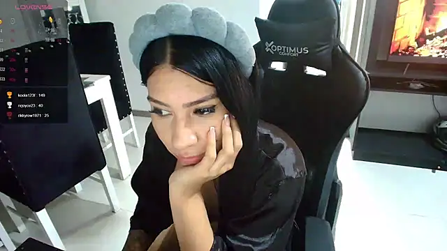 Snapshot of Pamela-fit chatting on 12, 2, 2025 Pamela-fit online show from 12, 2, 2025