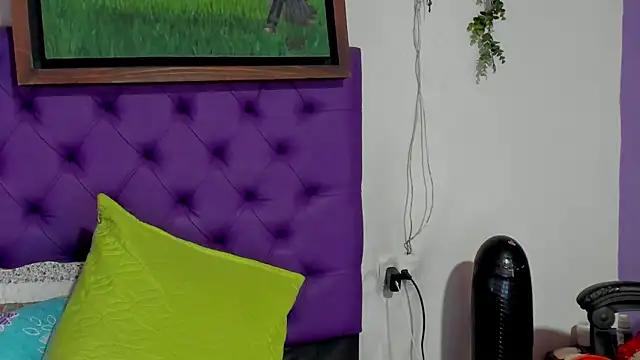 Snapshot of Cloeandtyfanny chatting on 2, 7, 2026 Cloeandtyfanny online show from 2, 7, 2026