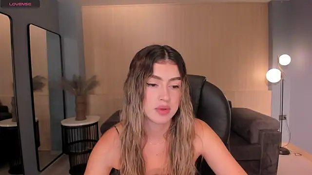 Snapshot of PaulinaSantos_ chatting on 14, 3, 2025 PaulinaSantos online show from 14, 3, 2025