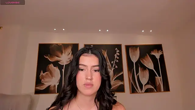 Snapshot of PaulinaSantos_ chatting on 5, 11, 2025 PaulinaSantos online show from 5, 11, 2025