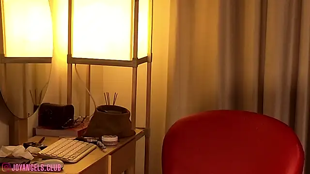 SophieCharm online show from 4, 7, 2026