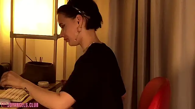 SophieCharm online show from 12, 7, 2026