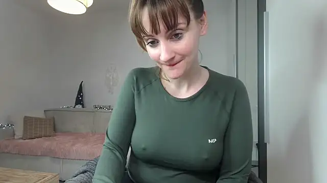 Snapshot of victoirenextdoor chatting on 5, 12, 2024 victoirenextdoor online show from 5, 12, 2024