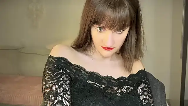 Snapshot of victoirenextdoor chatting on 2, 1, 2025 victoirenextdoor online show from 2, 1, 2025