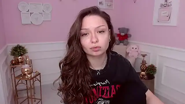 LucySkilar online show from 5, 3, 2026