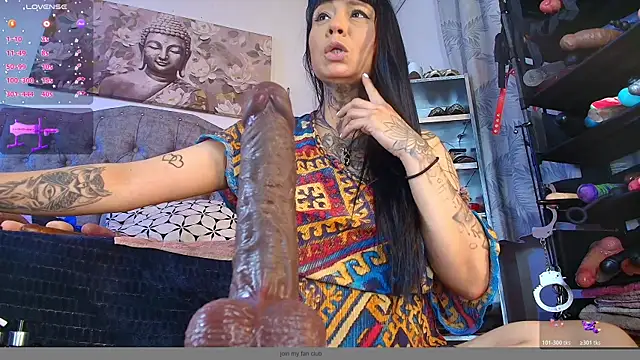 SaraMartins00 online show from 7, 7, 2026