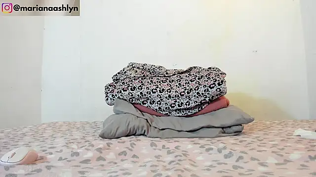 Melaniegirl17 online show from 29, 4, 2026