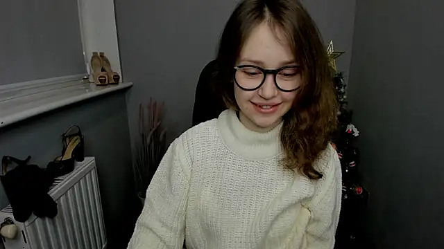 Snapshot of AfinaCutie chatting on 3, 1, 2025 AfinaCutie online show from 3, 1, 2025