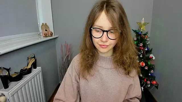 Snapshot of AfinaCutie chatting on 5, 1, 2025 AfinaCutie online show from 5, 1, 2025