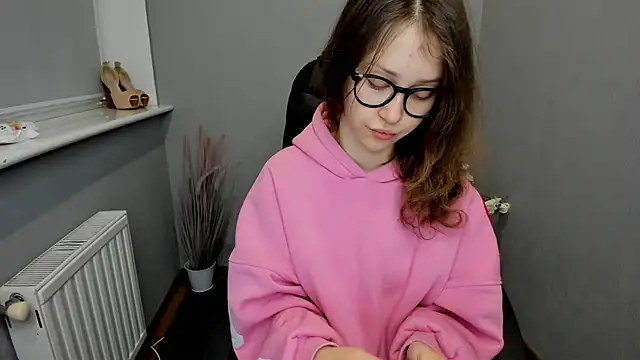 Snapshot of AfinaCutie chatting on 23, 1, 2025 AfinaCutie online show from 23, 1, 2025