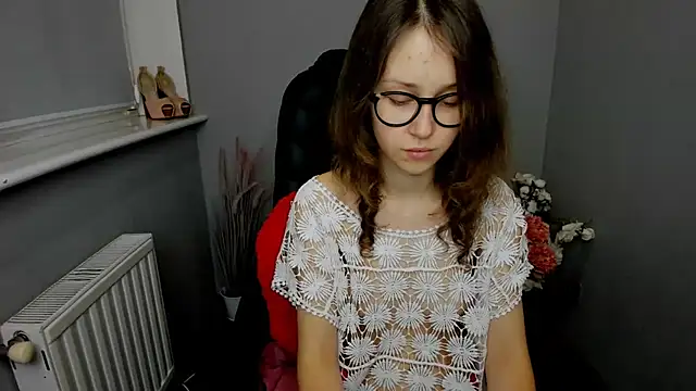 Snapshot of AfinaCutie chatting on 28, 1, 2025 AfinaCutie online show from 28, 1, 2025