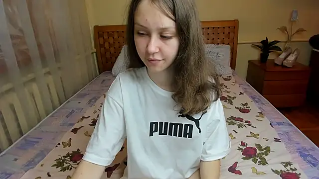 Snapshot of AfinaCutie chatting on 23, 10, 2025 AfinaCutie online show from 23, 10, 2025