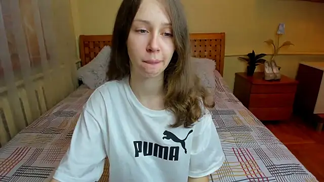 Snapshot of AfinaCutie chatting on 31, 10, 2025 AfinaCutie online show from 31, 10, 2025