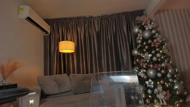 HannaByron online show from 12, 12, 2024