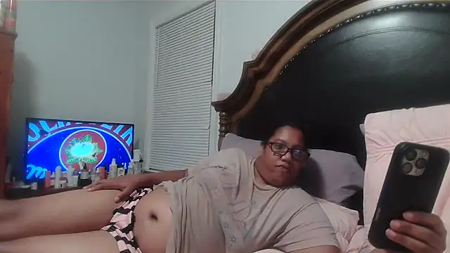 ebonyred online show from 7, 5, 2026