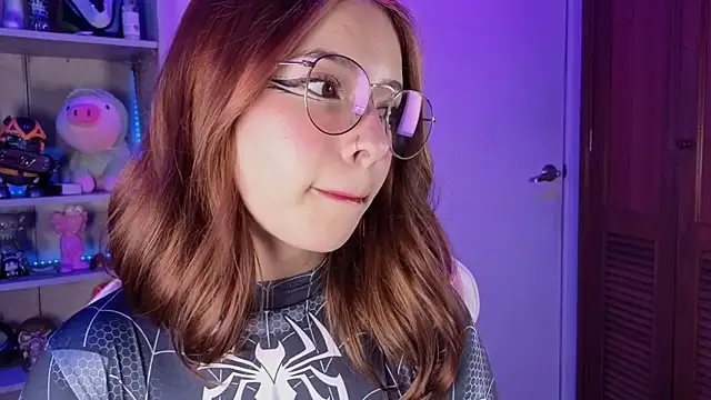 EmilyMiller  online show from 1, 12, 2025