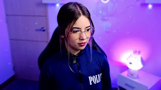 EmilyMiller  online show from 26, 6, 2026