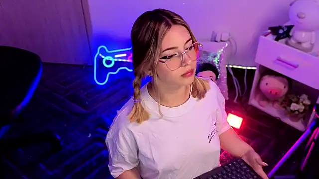 EmilyMiller  online show from 21, 7, 2026