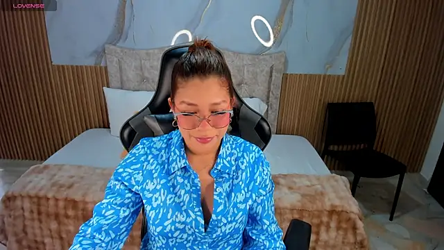 Snapshot of mia_18v chatting on 30, 7, 2026 mia 18v online show from 30, 7, 2026